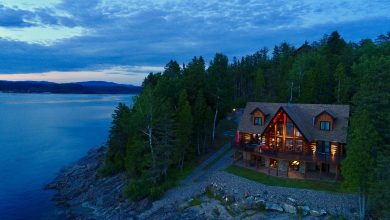 Maison scandinave en soiré (vue)